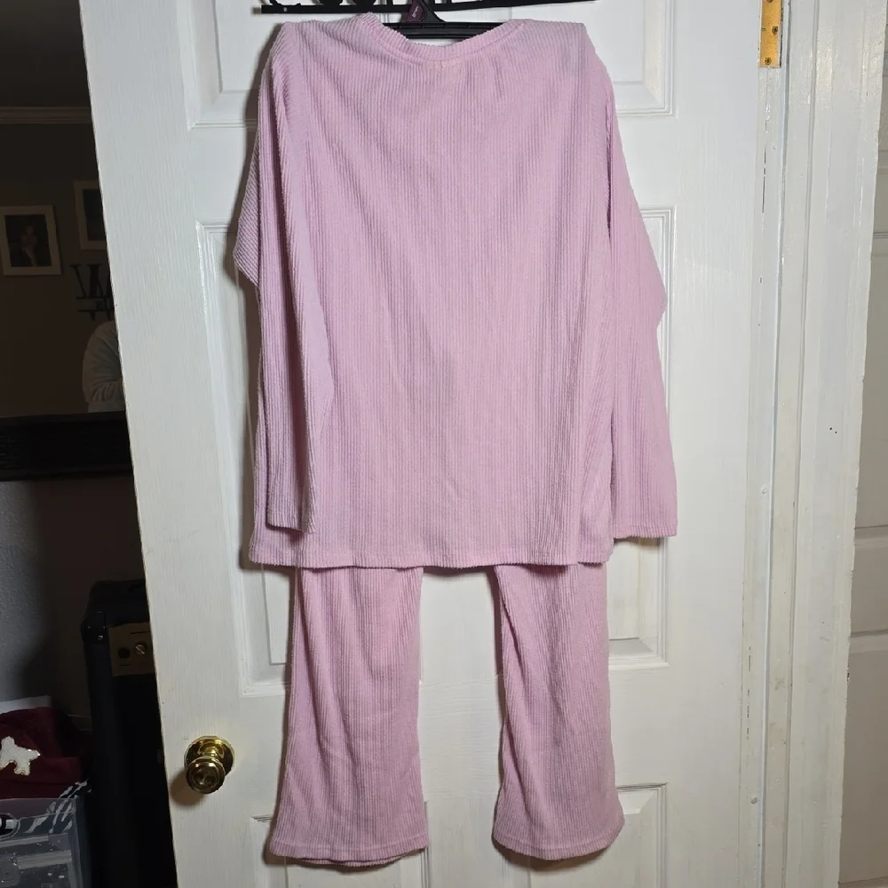 Bobbie Brooks Soft Pink Women's Pajama Set - Picture 6 of 6